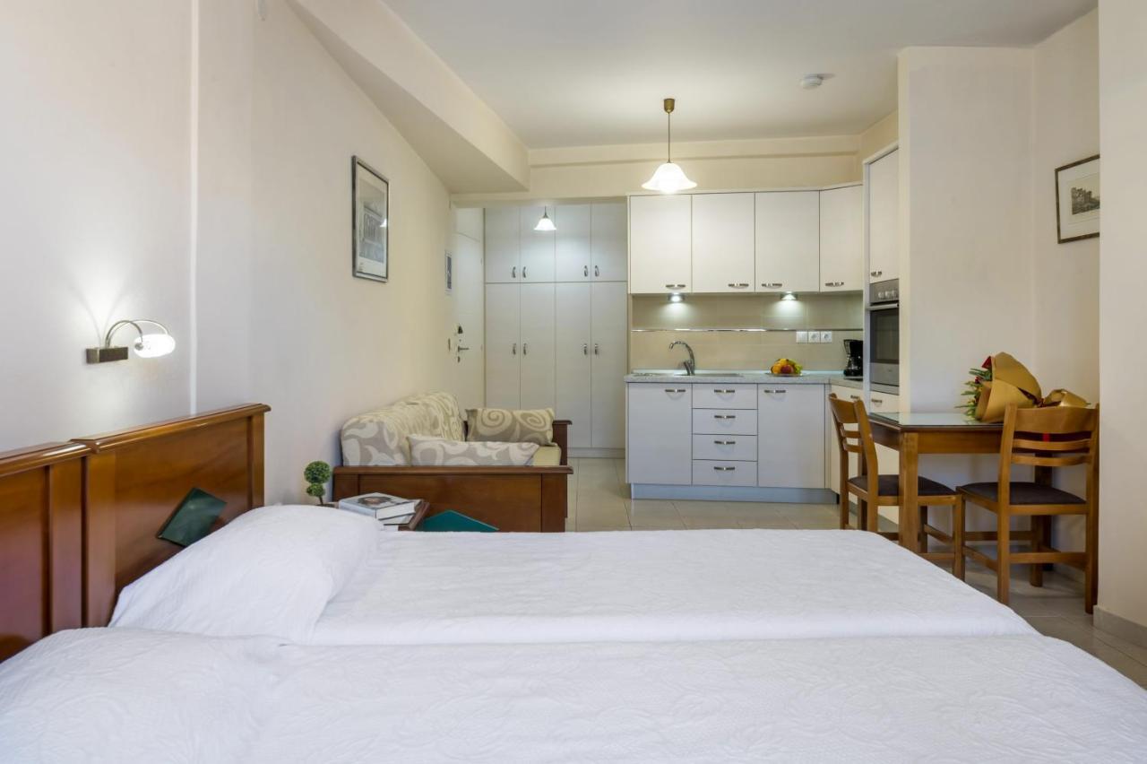 Rouchotas Apartments アルゴストリオン エクステリア 写真