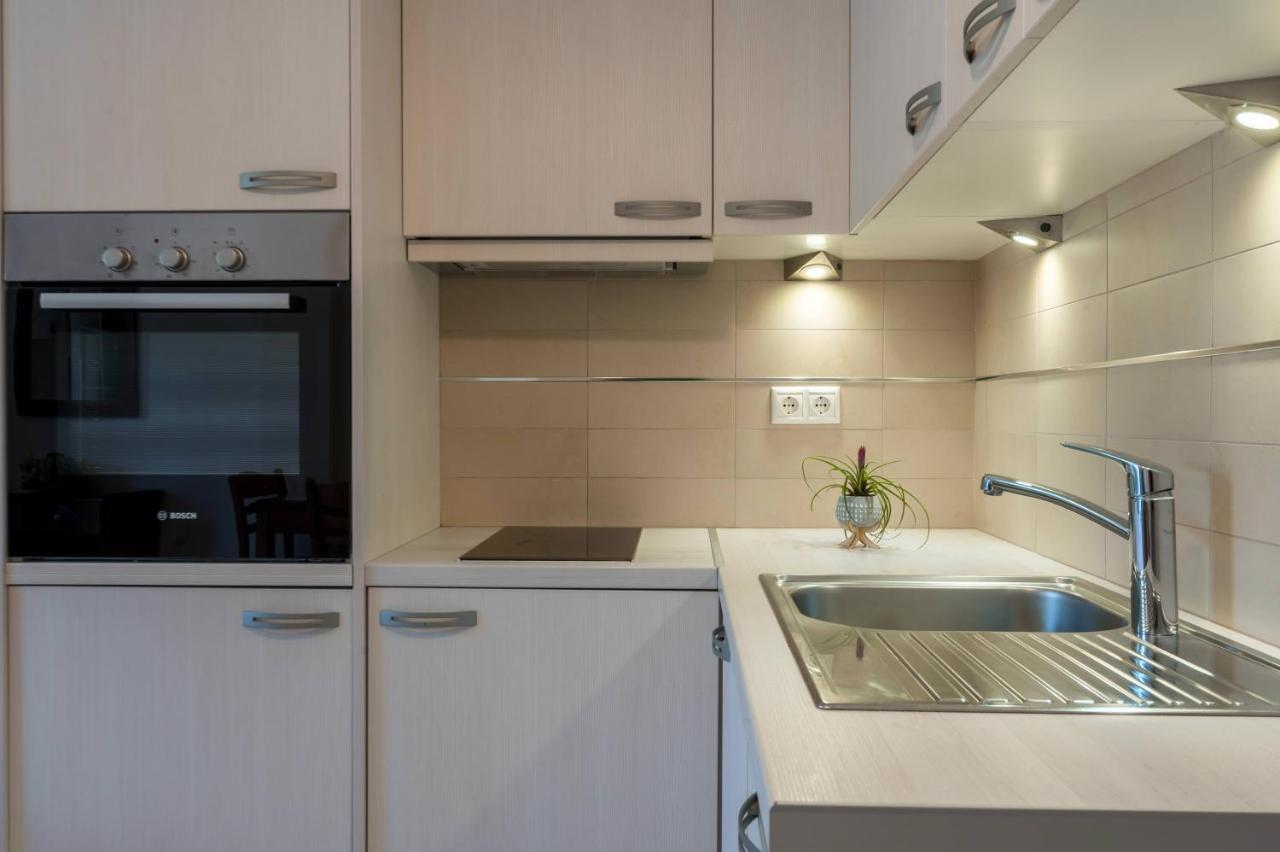 Rouchotas Apartments アルゴストリオン エクステリア 写真