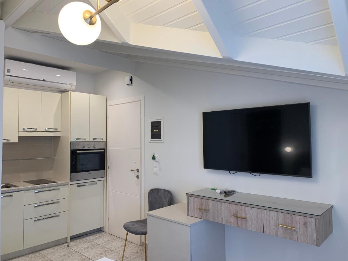 Rouchotas Apartments アルゴストリオン エクステリア 写真