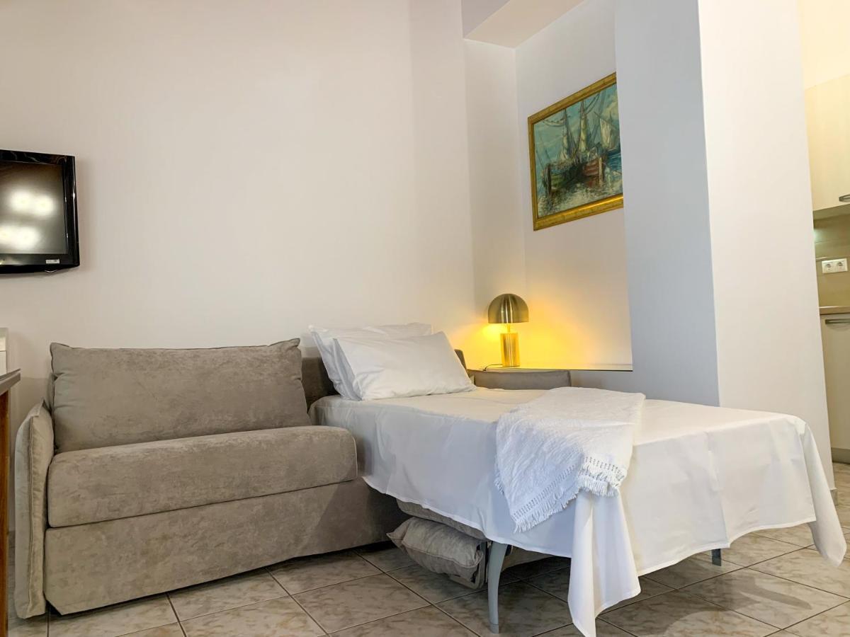 Rouchotas Apartments アルゴストリオン エクステリア 写真